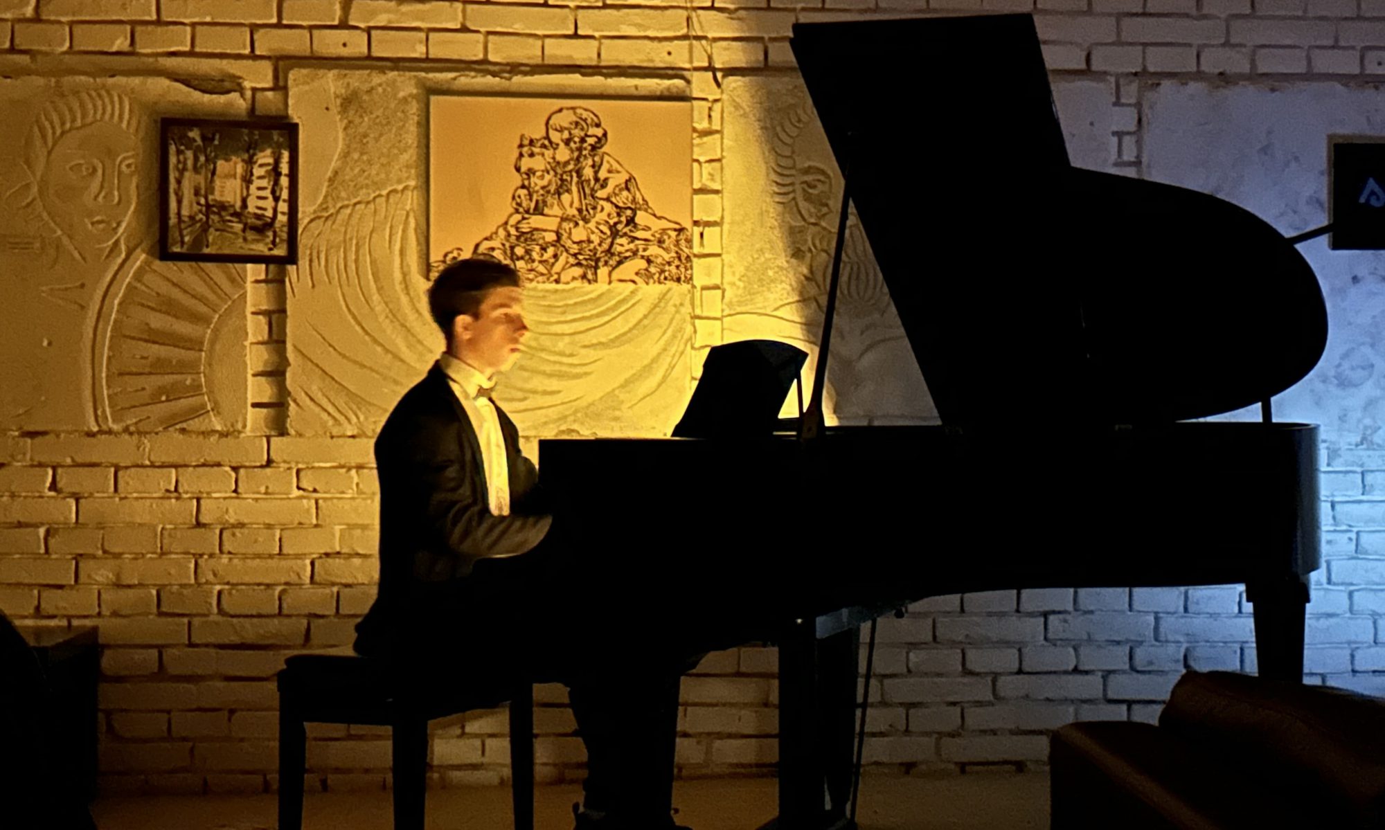 Matěj Kočvara - klavírista a umělec